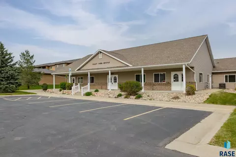 Exterior - 4502 E 49th St #3, Sioux Falls, SD 57110 photo 4 of 5
