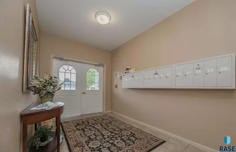 Entry Way - 4502 E 49th St #3, Sioux Falls, SD 57110 photo 2 of 3