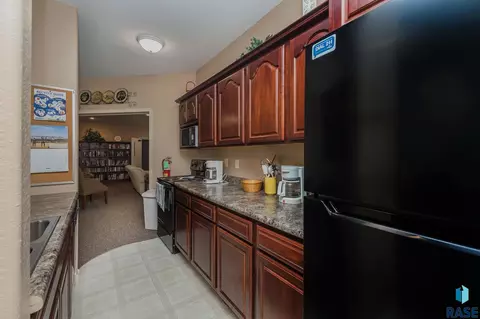 Kitchen - 4502 E 49th St #3, Sioux Falls, SD 57110 photo 3 of 4