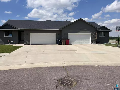 1320 N Archer Dr, Sioux Falls, SD 57103