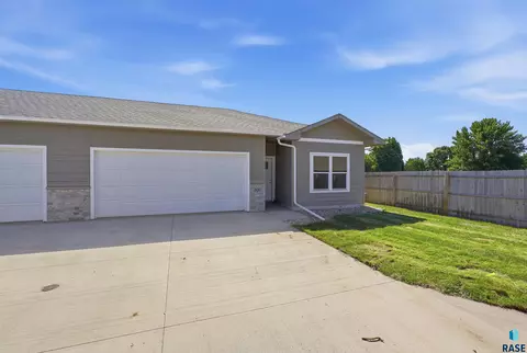 800 N Marquette Pl, Sioux Falls, SD 57110