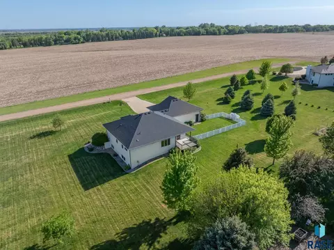 View/Area - 9010 E 33rd St, Sioux Falls, SD 57110 photo 2 of 5