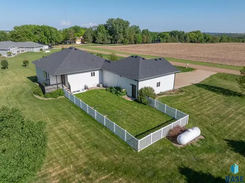 Exterior - 9010 E 33rd St, Sioux Falls, SD 57110 photo 10 of 10