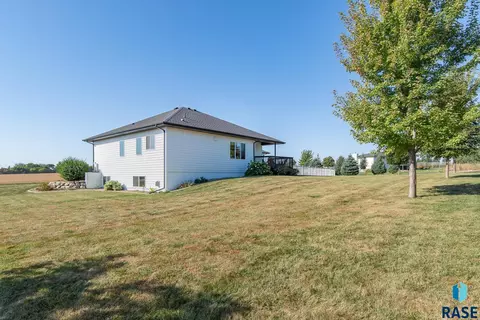 Exterior - 9010 E 33rd St, Sioux Falls, SD 57110 photo 6 of 10