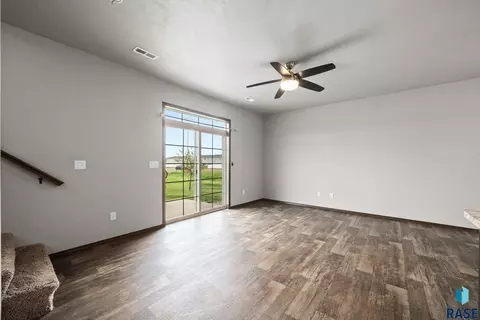 Living - 6012 S Plainside Pl, Sioux Falls, SD 57108 photo 3 of 4