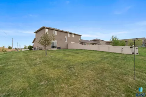 Exterior - 6012 S Plainside Pl, Sioux Falls, SD 57108 photo 10 of 10
