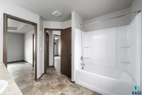Entry Way - 6012 S Plainside Pl, Sioux Falls, SD 57108 photo 3 of 3