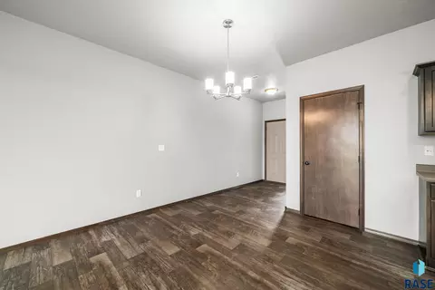 Dining - 6012 S Plainside Pl, Sioux Falls, SD 57108 photo 1 of 1