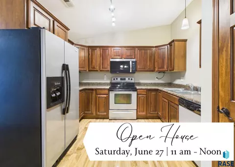 2204 S Mary Beth Ave, Sioux Falls, SD 57106
