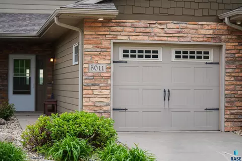 5011 Sunset Blvd, Madison, SD 57042