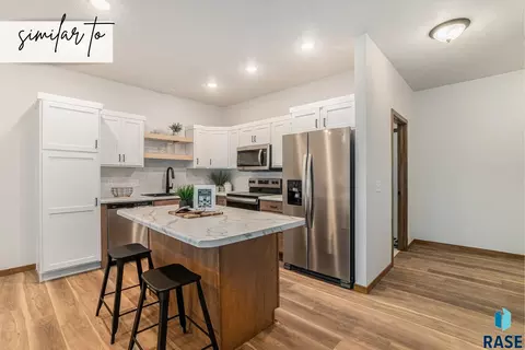 Kitchen - 8101 E 44th St, Sioux Falls, SD 57110 photo 2 of 3