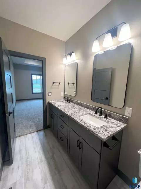 Bath - 7013 E Copper Stone Cir, Sioux Falls, SD 57110 photo 2 of 3