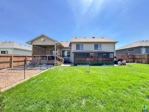 Exterior - 5308 E 63rd St, Sioux Falls, SD 57108 photo 9 of 14