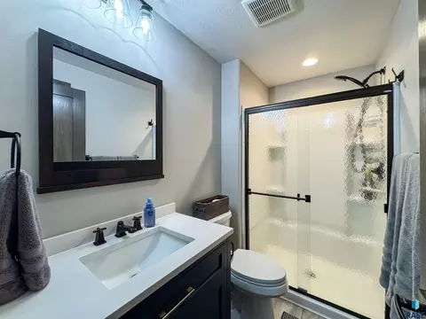 Bath - 5308 E 63rd St, Sioux Falls, SD 57108 photo 4 of 4