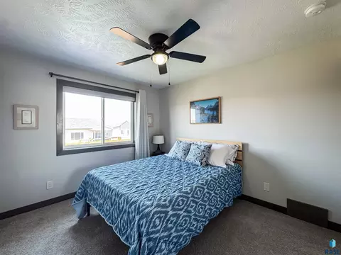 Bedroom - 5308 E 63rd St, Sioux Falls, SD 57108 photo 3 of 5