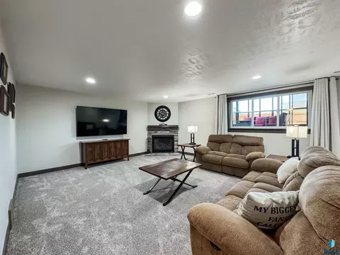 Living - 5308 E 63rd St, Sioux Falls, SD 57108 photo 4 of 5