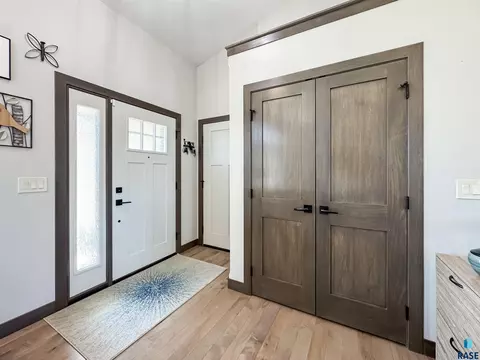 Entry Way - 5308 E 63rd St, Sioux Falls, SD 57108 photo 1 of 2