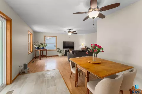 Dining - 108 N Maple Ave, Brandon, SD 57005 photo 2 of 2