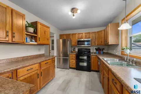 Kitchen - 108 N Maple Ave, Brandon, SD 57005 photo 1 of 2