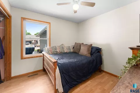 Bedroom - 108 N Maple Ave, Brandon, SD 57005 photo 4 of 6