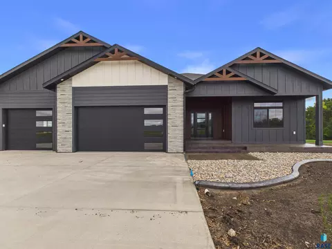 Exterior - 23346 451 Ave, Madison, SD 57042 photo 11 of 12