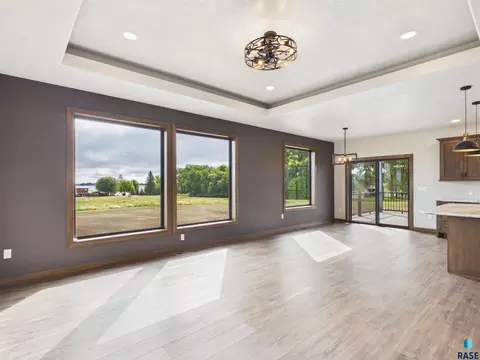 Living - 23346 451 Ave, Madison, SD 57042 photo 2 of 7