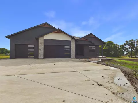 Exterior - 23346 451 Ave, Madison, SD 57042 photo 2 of 12