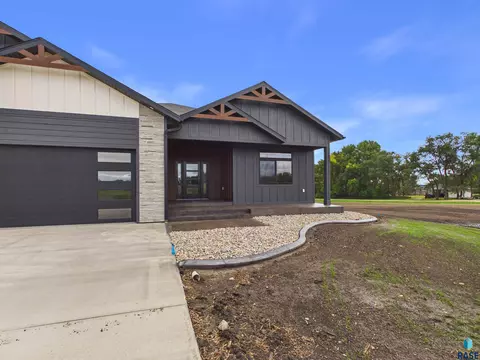 Exterior - 23346 451 Ave, Madison, SD 57042 photo 7 of 12