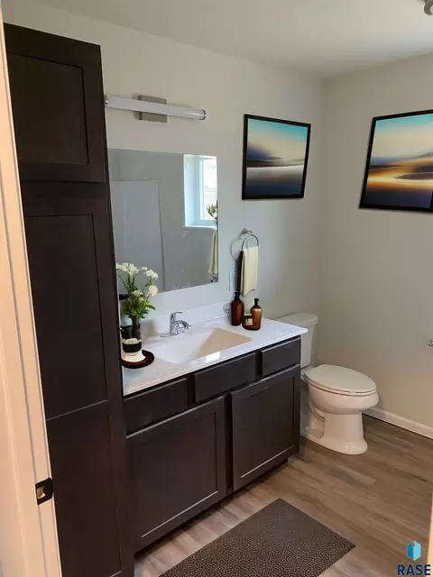 Bath - 313 N Willow Ave, Sioux Falls, SD 57104 photo 1 of 2