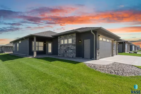 8912 W Dalton St, Sioux Falls, SD 57106