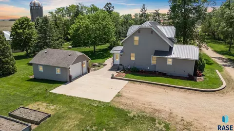 45428 Sd-46 Hwy, Irene, SD 57037