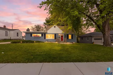 2504 S Summit Ave, Sioux Falls, SD 57105