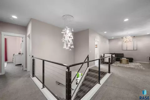 Entry Way - 2308 S Durango Dr, Sioux Falls, SD 57110 photo 4 of 7