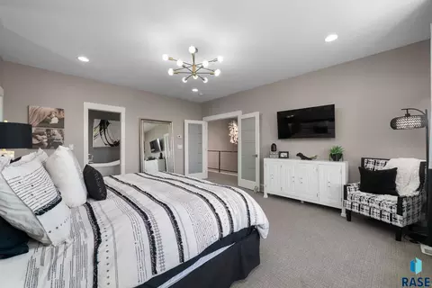 Bedroom - 2308 S Durango Dr, Sioux Falls, SD 57110 photo 4 of 9