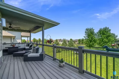 Exterior - 2308 S Durango Dr, Sioux Falls, SD 57110 photo 3 of 21