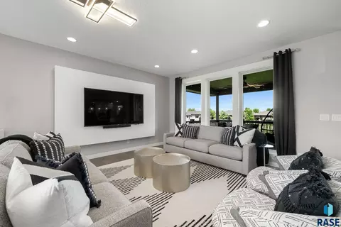 Living - 2308 S Durango Dr, Sioux Falls, SD 57110 photo 6 of 9