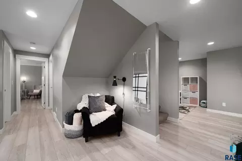 Entry Way - 2308 S Durango Dr, Sioux Falls, SD 57110 photo 7 of 7
