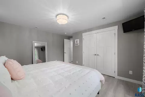 Bedroom - 2308 S Durango Dr, Sioux Falls, SD 57110 photo 9 of 9