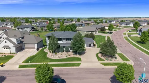 View/Area - 2308 S Durango Dr, Sioux Falls, SD 57110 photo 4 of 9