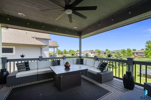 Exterior - 2308 S Durango Dr, Sioux Falls, SD 57110 photo 5 of 21