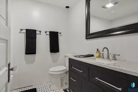 Bath - 321 NW 4th St, Madison, SD 57042 photo 2 of 2