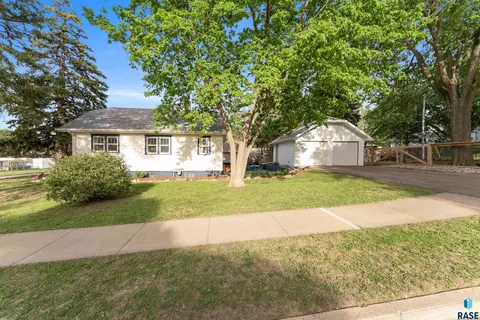 Exterior - 601 E 18th St, Sioux Falls, SD 57105 photo 13 of 13
