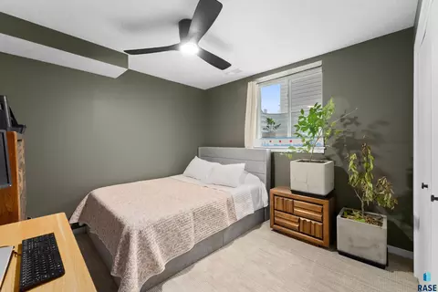 Bedroom - 601 E 18th St, Sioux Falls, SD 57105 photo 6 of 7