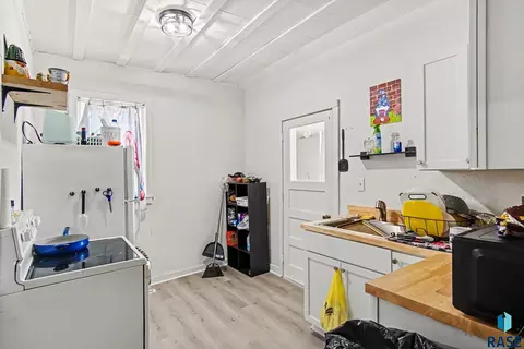 Kitchen - 524 N Main Ave, Garretson, SD 57030 photo 1 of 2