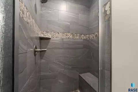 Bath - 48290 Arrowhead Pl, Canton, SD 57013 photo 4 of 9