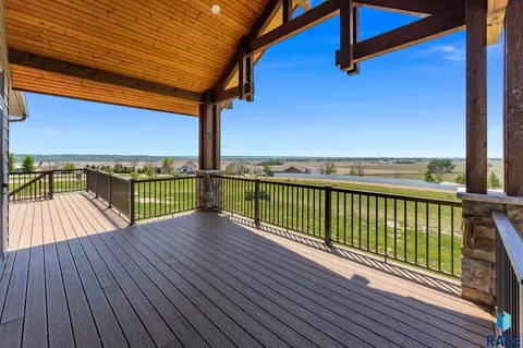Exterior - 48290 Arrowhead Pl, Canton, SD 57013 photo 6 of 8
