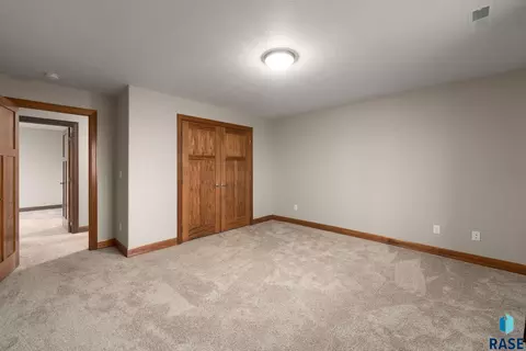 Bedroom - 48290 Arrowhead Pl, Canton, SD 57013 photo 5 of 6