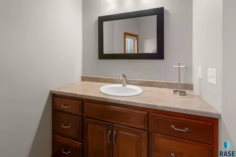 Bath - 48290 Arrowhead Pl, Canton, SD 57013 photo 9 of 9