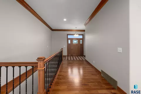 Entry Way - 48290 Arrowhead Pl, Canton, SD 57013 photo 1 of 4
