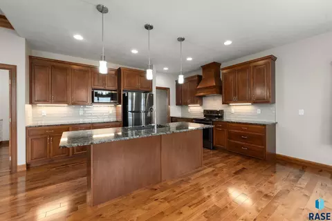 Kitchen - 48290 Arrowhead Pl, Canton, SD 57013 photo 1 of 5